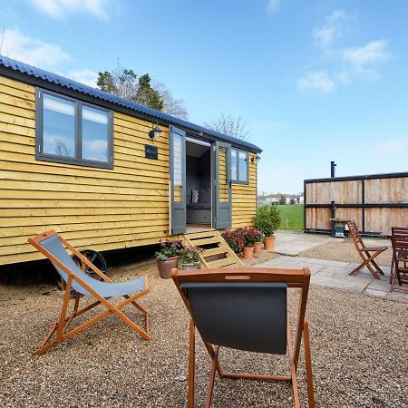 Pass The Keys Whitstable Shepherds Hut Minutes From The Harbour Villa Exterior photo