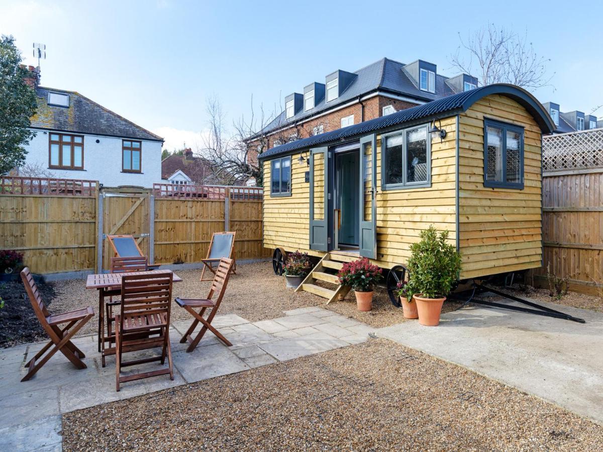 Pass The Keys Whitstable Shepherds Hut Minutes From The Harbour Exterior photo